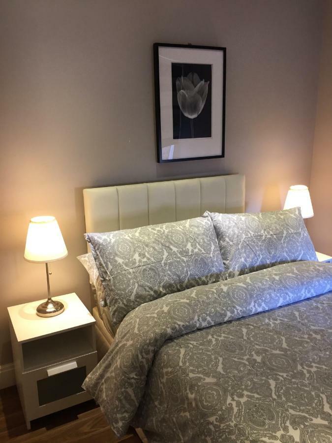 Stunning 2 Bed Flat Shepherds Bush Apartamento Londres Exterior foto