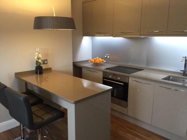 Stunning 2 Bed Flat Shepherds Bush Apartamento Londres Exterior foto